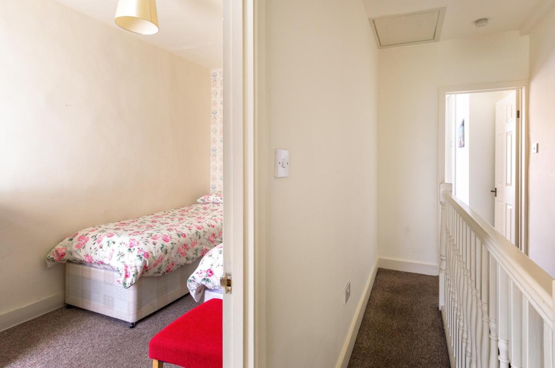 Victoria Cottage-seconds To Beach-pet Friendly- Easy Parking- Self Check In-sleep 6 People-minutes Walk To Amenities
