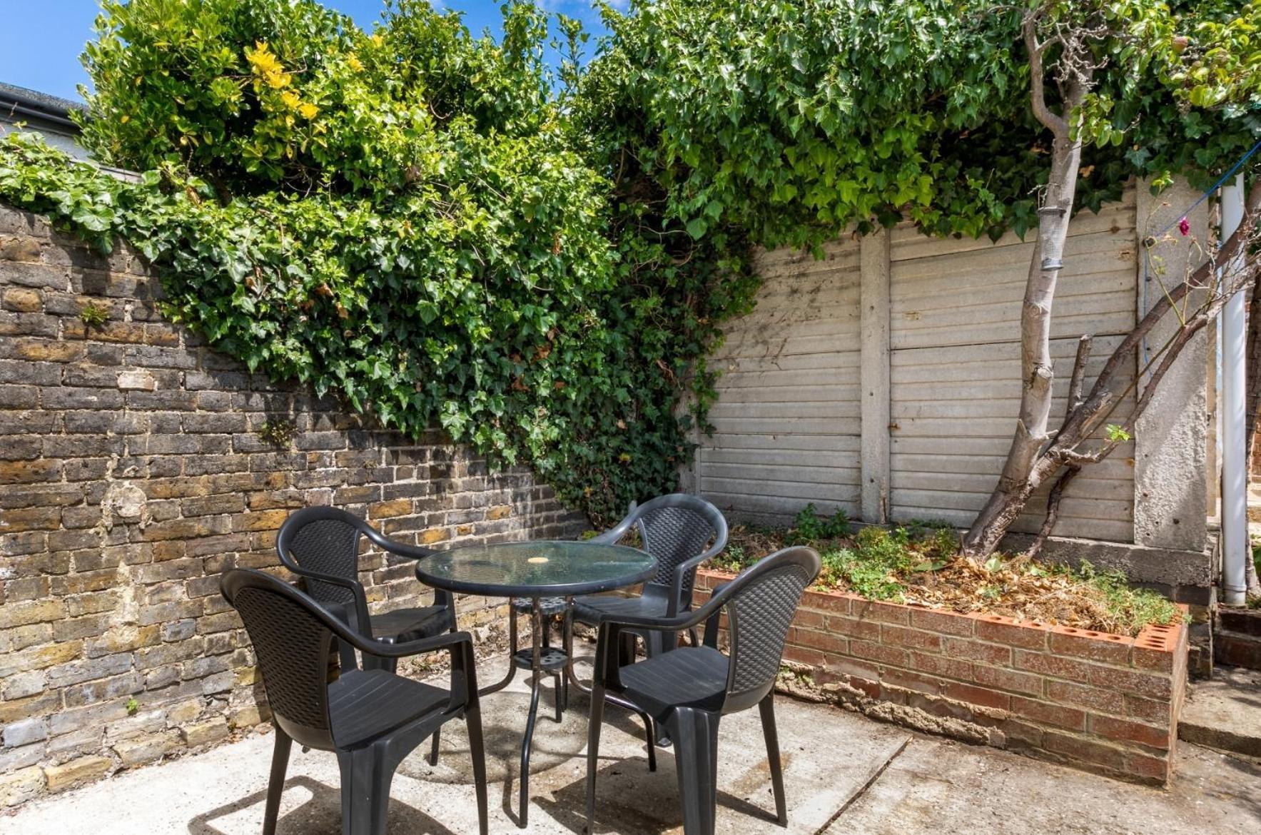 Victoria Cottage-seconds To Beach-pet Friendly- Easy Parking- Self Check In-sleep 6 People-minutes Walk To Amenities * Deal