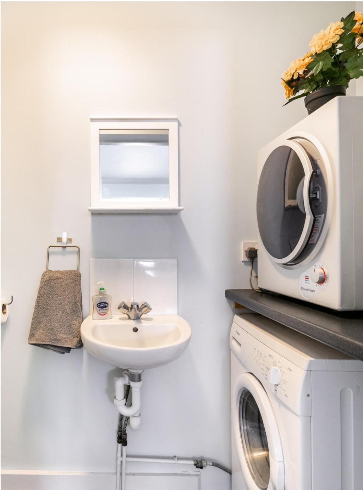 Victoria Cottage-seconds To Beach-pet Friendly- Easy Parking- Self Check In-sleep 6 People-minutes Walk To Amenities