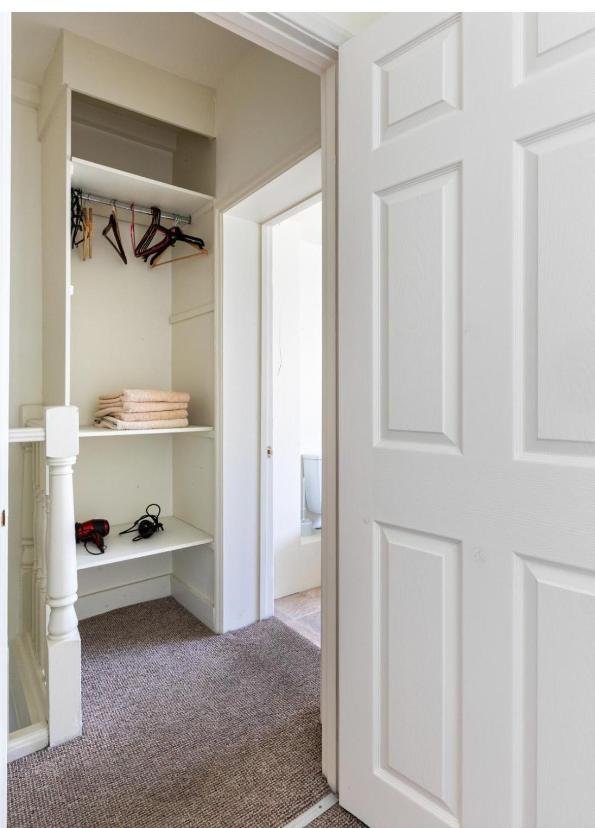 Victoria Cottage-seconds To Beach-pet Friendly- Easy Parking- Self Check In-sleep 6 People-minutes Walk To Amenities Holiday home