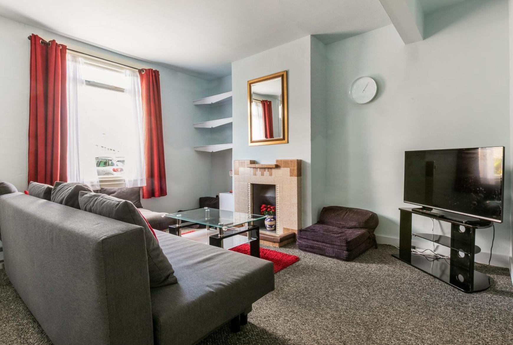 Holiday home Victoria Cottage-seconds To Beach-pet Friendly- Easy Parking- Self Check In-sleep 6 People-minutes Walk To Amenities