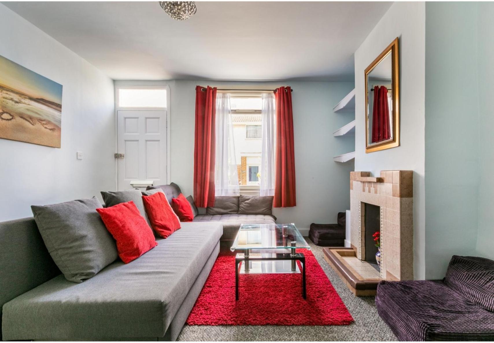 Hébergement de vacances Victoria Cottage-seconds To Beach-pet Friendly- Easy Parking- Self Check In-sleep 6 People-minutes Walk To Amenities Deal